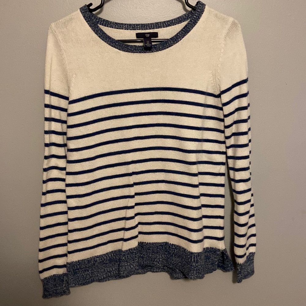 White sweater with blue stripes